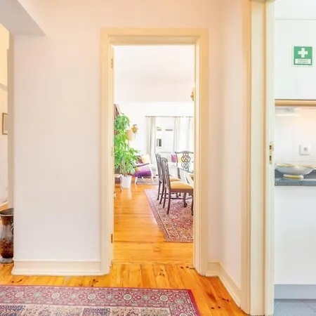To Calm In Lisbons Center Apartman