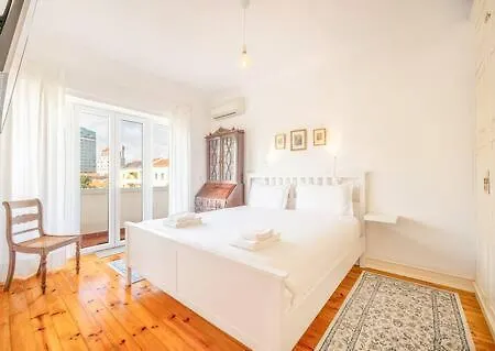 Appartement To Calm In Lisbons Center *